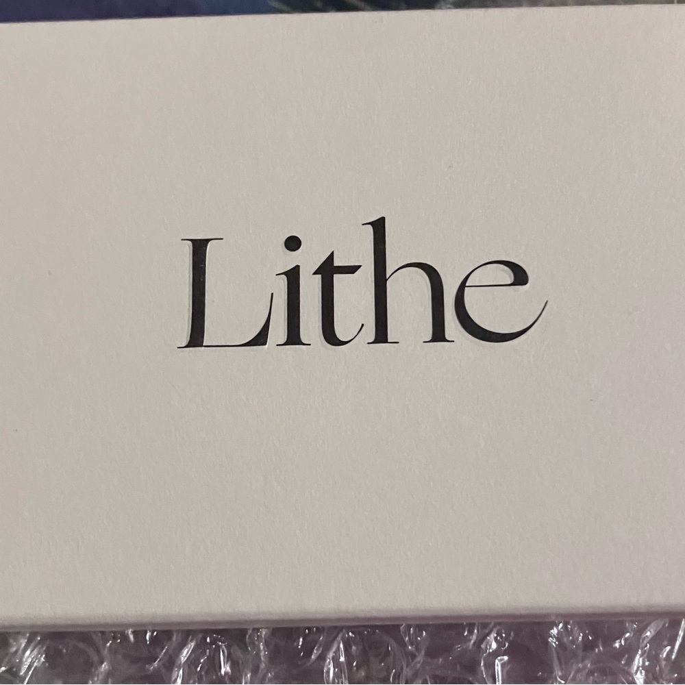 Lithe White Box - Picture 2 of 5